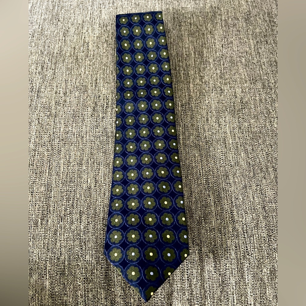 Barney’s Beautiful tie - new, perfect condition!!